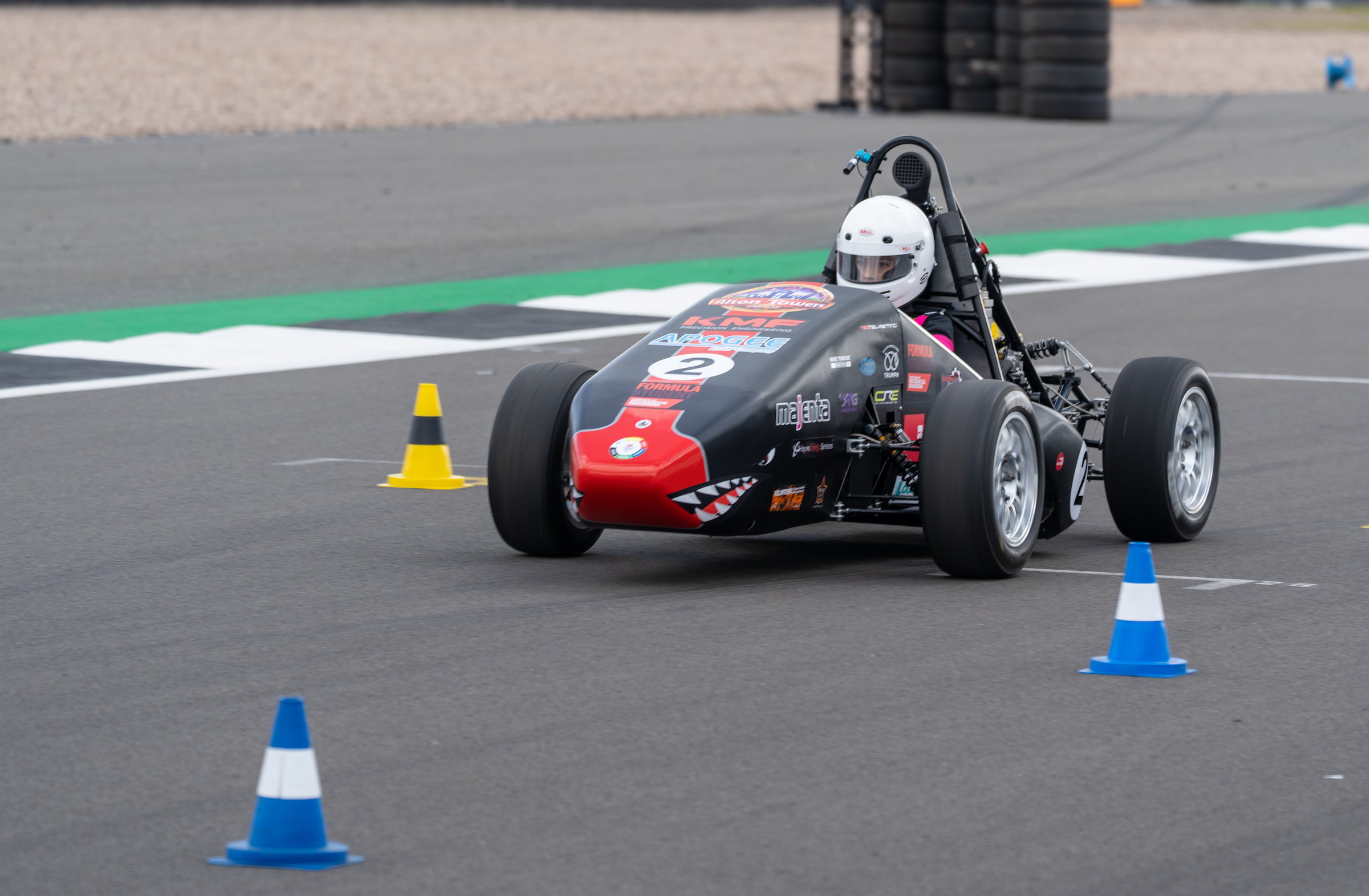 racing car on track sur car 1