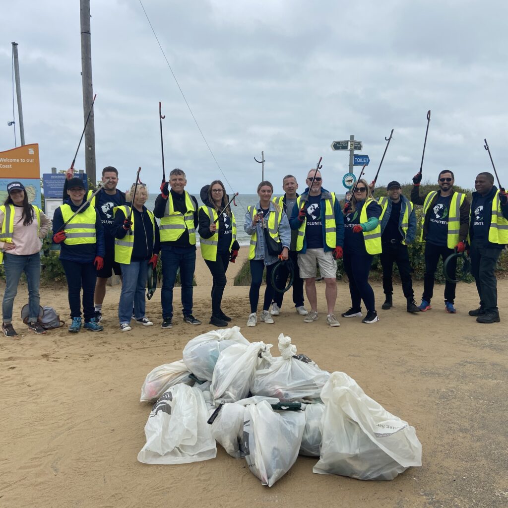 sam jackson leads beach clean at botany bay